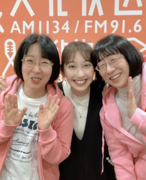 「2枚目ヤバい！(笑) 誰？」はいだしょうこと阿佐ヶ谷姉妹の奇跡ショットにファン驚愕