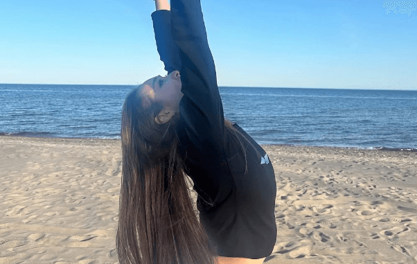 「この綺麗な海、絶景…」新体操の美女・今岡里奈、トロントのオーシャンビューバックで美ショットを公開！