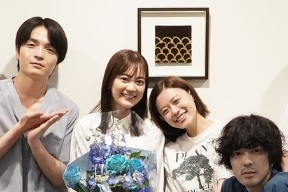 生田絵梨花が最終回を迎えたドラマ共演者との記念ショットを公開