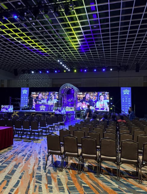 「朝飯もバッチリ食ったし練習頑張ります」プロゲーマー・ひぐちがCEOの会場へ到着