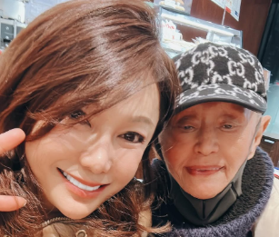 はるな愛、吉野ママと親孝行ディナー「炭焼きハンバーグ」