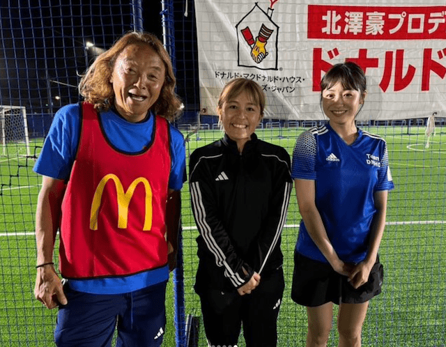 岩渕真奈がまさかのスリーショットを公開‼︎ あのレジェンド＆女優と共演‼︎