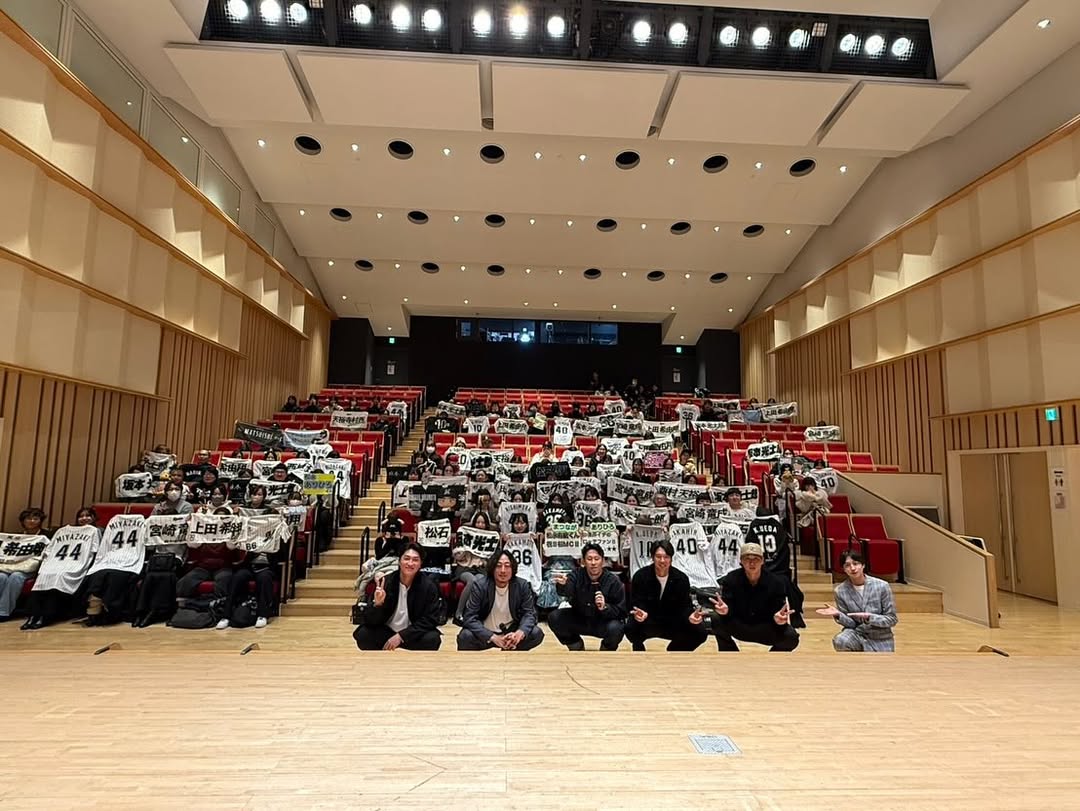 「最高の空間」「愛が伝わる」上田希由翔の感謝投稿にファン胸熱　トークショー集合写真が話題