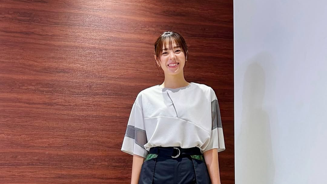 迫田さおり、Nスタ衣装姿を披露　大振りアクセサリー×アップヘアでファンを魅了