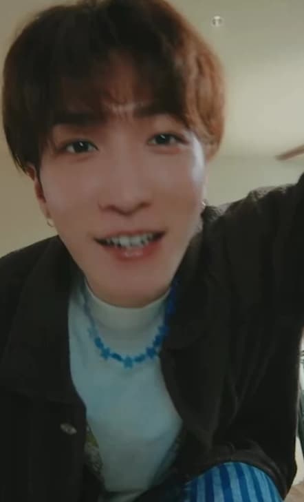 バラードも明るい曲も完璧！Snowman・渡辺翔太の歌声に癒されるファン続出