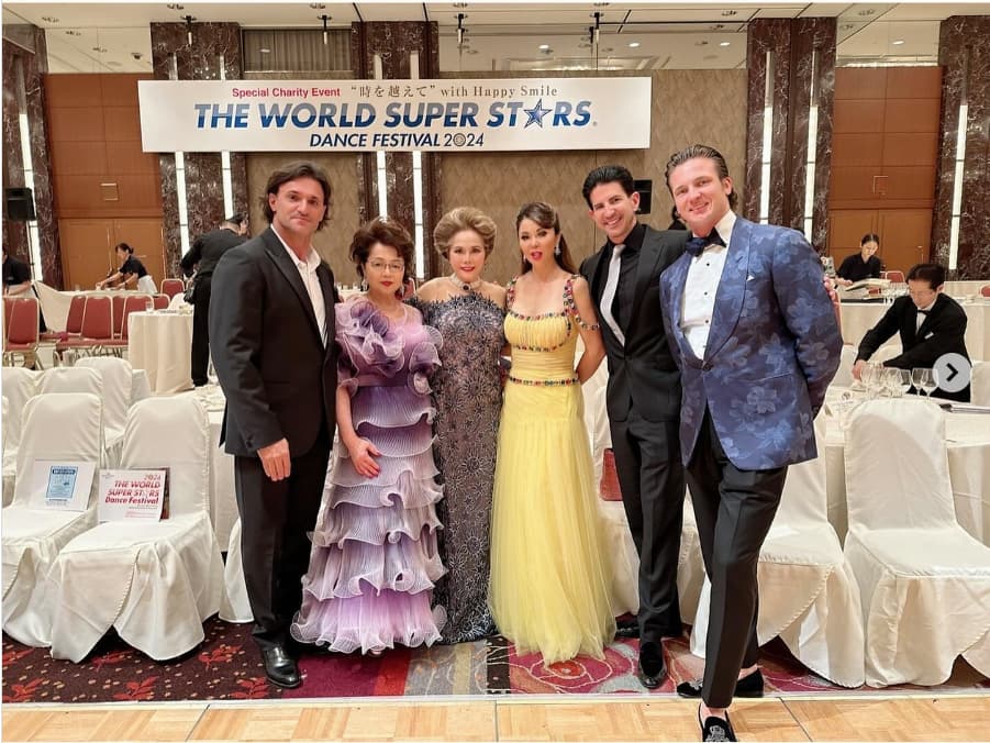 デヴィ夫人　「スーパー スターズ・ショー」に参加！豪華メンバーとの写真公開