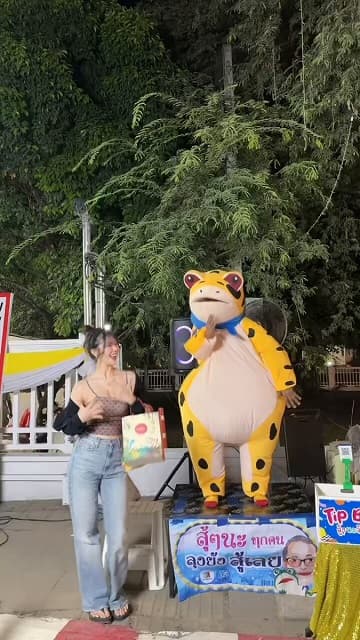 「蛙さんにお誘いされて…」グラドル 鈴木ふみ奈のダンス動画が可愛すぎると話題に