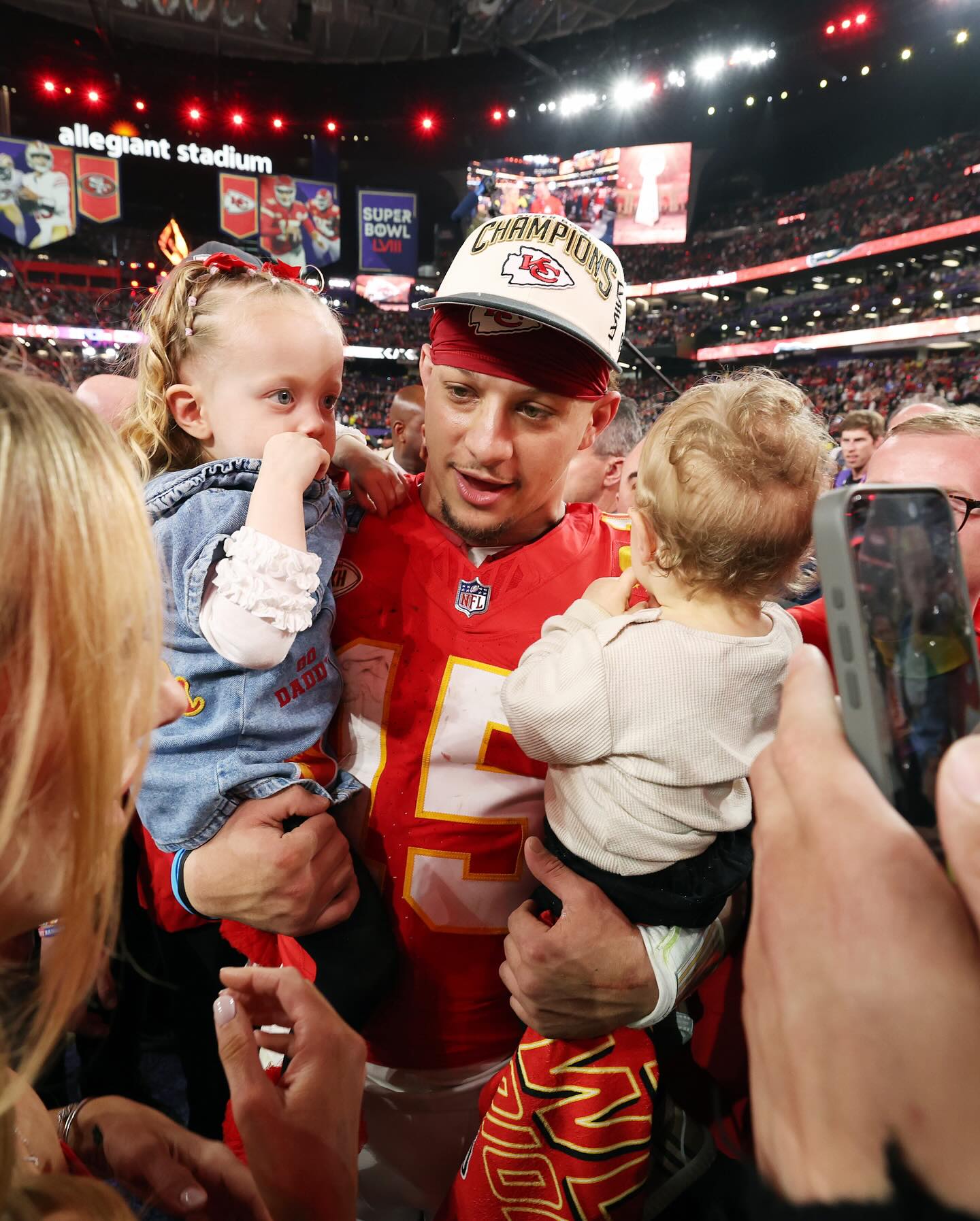 スーパーボウル優勝 カンザスシティ・チーフスに所属 パトリック・マホームズが「Family❤️」写真を披露🏈🥇