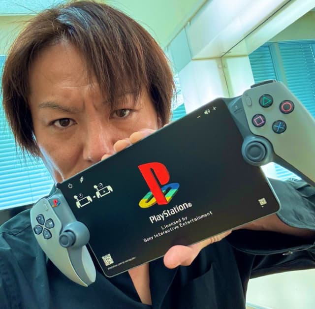 狩野英孝、プレステポータルをゲット「これでリモートで飛ばして遊べる」と目を光らせる