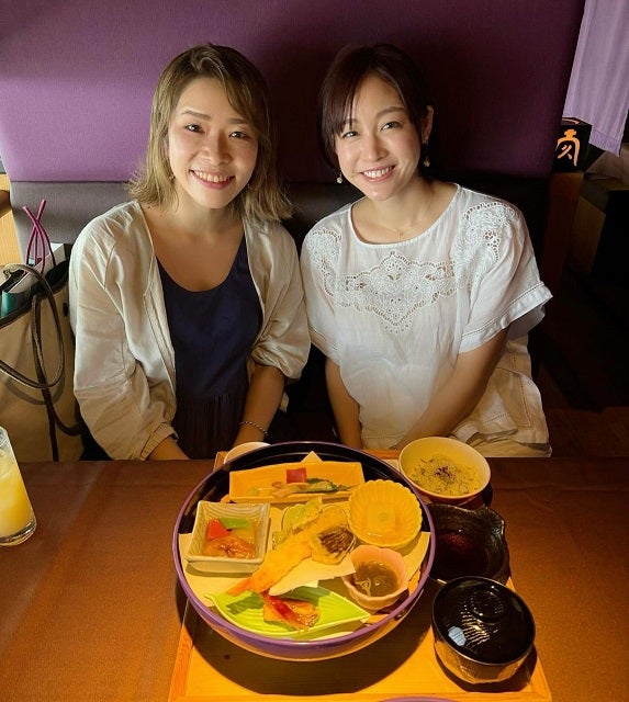 新井恵理那、アーティスト松川愛との再会に感激「ワクワクしてると遊びも仕事も関係ない」