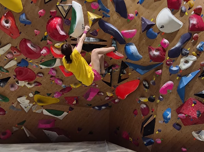 ボルダリング美女子、苦戦していたエリアを無事突破！注目の”熱きクライミング”ムービー”を公開