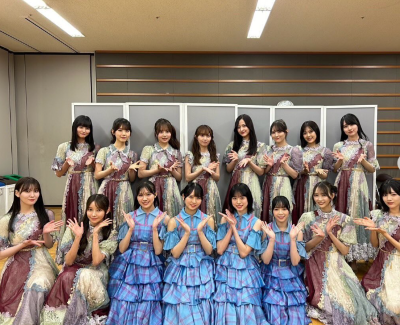大人気アイドルが超レアな集合写真を披露  乃木坂と日向坂で何かと話題の