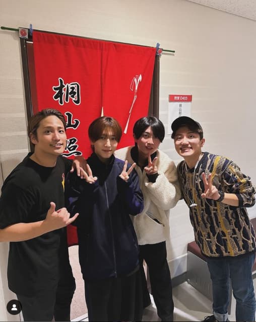 WEST. 桐山照史が後輩との集合ショット披露でファンから反響続々