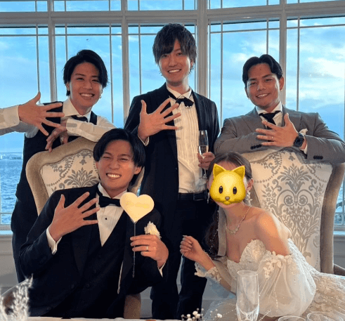 結婚発表をした4人組男性YouTuberのメンバーがウエディングフォト&結婚式の様子を公開！