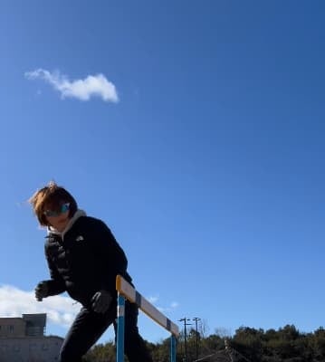 美人陸上選手・山中日菜美が股関節のハードトレーニングの様子を公開
