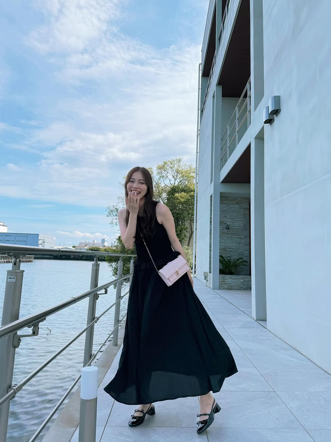 「どこか南国に行きたいな」内田理央が撮影終わりの夏私服を公開！