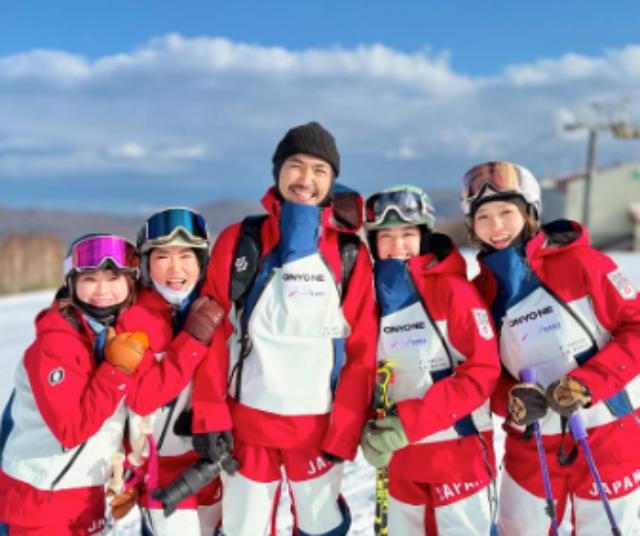 プロスキーヤー・勝浦由衣、初の舞台観劇で涙──「生きない」に込められた命の選択