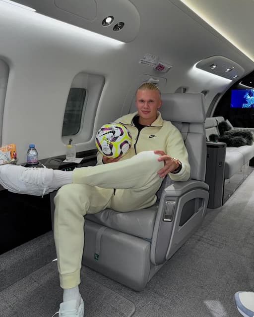 ハーランド 「⚽️⚽️⚽️」とハットトリック達成を報告！