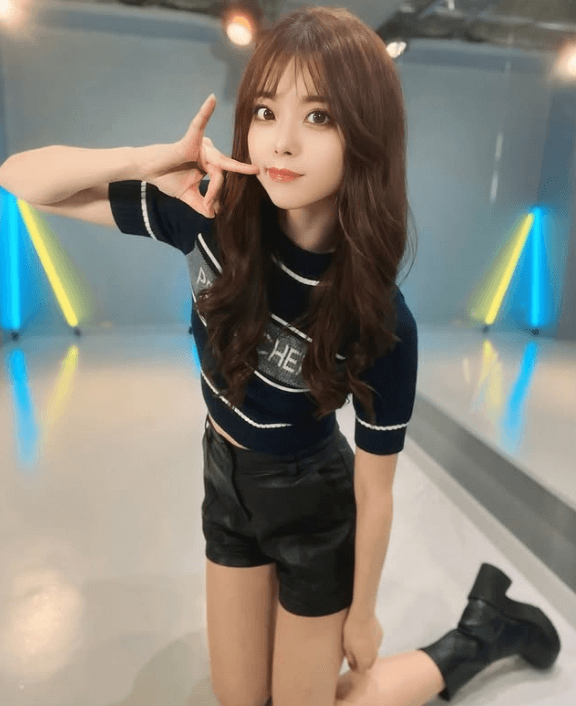 「パワーアップしました」話題の高身長ラウンドガール、”美麗な誕生日ショット”を披露！ファン大祝福「スタイル抜群の美脚すぎ」