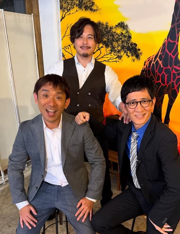 「主婦に抜群人気のセールスマン!? 」人気芸人〇〇の「謎の会社コント」が話題沸騰！