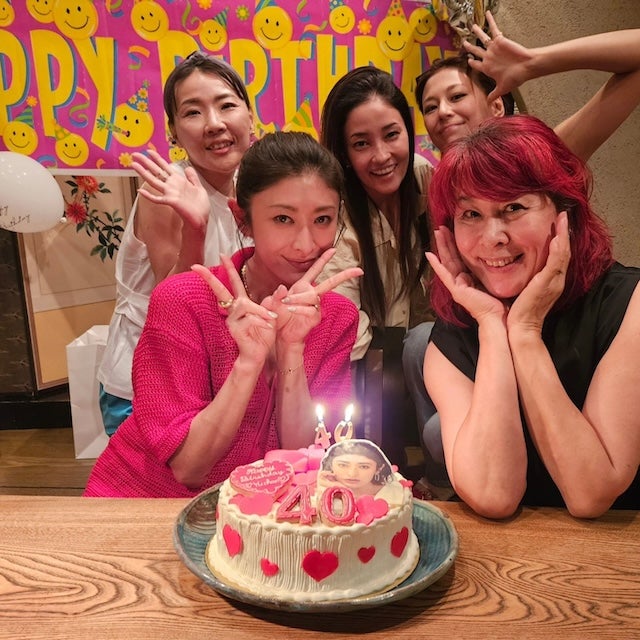 「素敵なケーキ」母や人気女優らが山田優を祝福し話題に