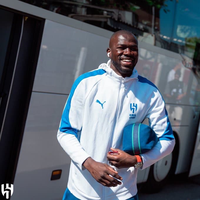 アル・ヒラルDFクリバリ、充実の表情で新シーズンへ始動