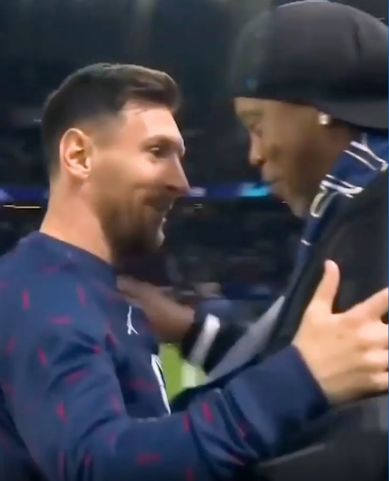 ロナウジーニョが盟友の誕生日を祝福！！ファンから「なんて偉大な瞬間なんだ！」