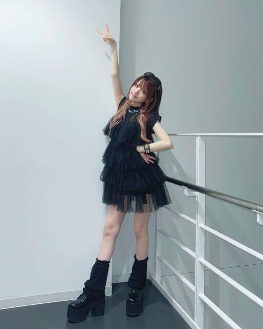 可愛すぎると話題沸騰中の32歳元モー娘。が最新ブラックコーデを披露