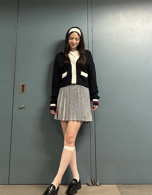 美人モデル 絶対領域あらわな“超ミニ”美脚ショット公開でファン悶絶「かわいすぎる」