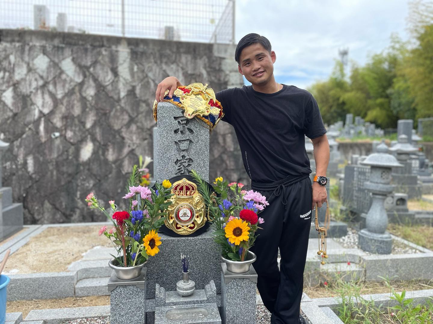 京口紘人が祖父のお墓参りへ「またベルト増やして会いにくるわ！」🔥🥇