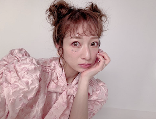 4児の母・辻希美 アイドルすぎる1枚が話題に 激かわショットを公開