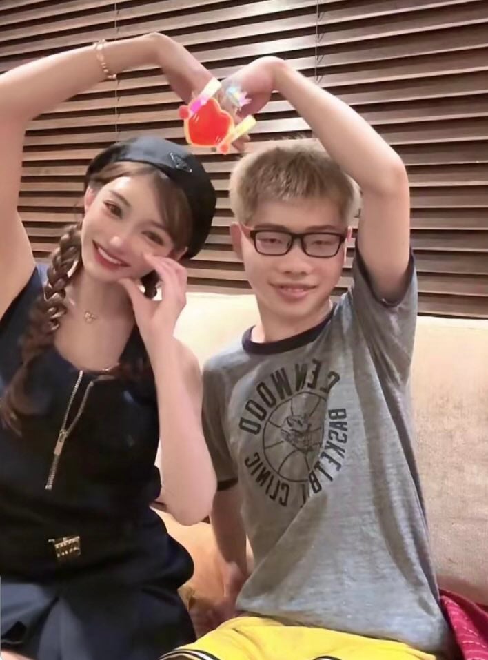 「キララに出会えて最高に嬉しかった!」ヒロックと明日花キララの２ショットがネット上で話題に