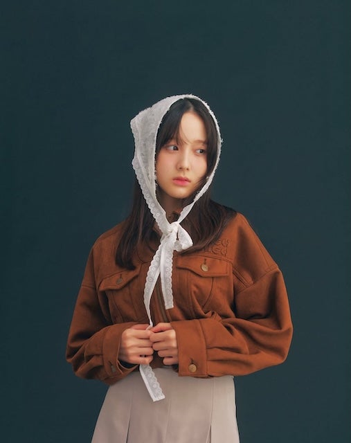 季節を先取り！本田紗来が秋服姿を披露