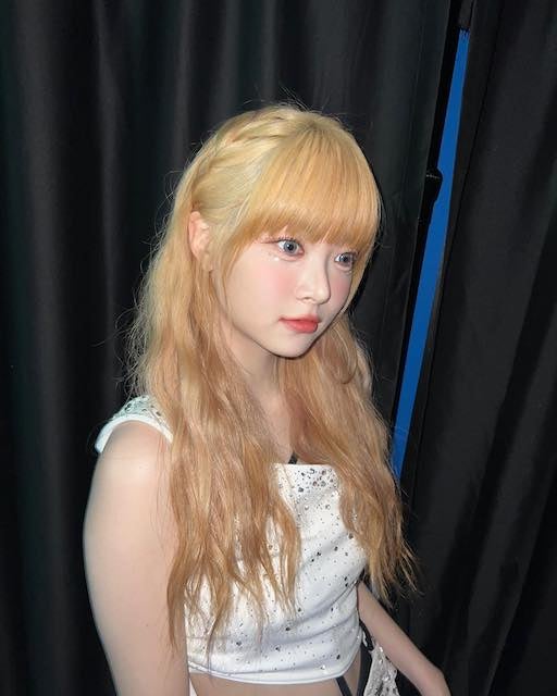 【LE SSERAFIM】ウンチェ新ヘアスタイルを公開💞ファンからは「バービー人形」の声も👗✨