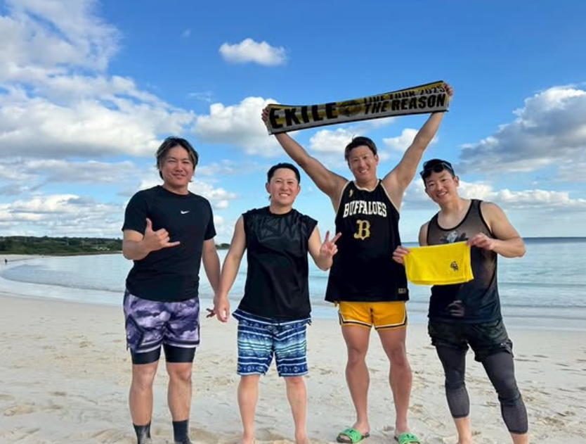 ラオウ杉本、大城・西野と“ガタマ”化完了！宮古島自主トレ打ち上げで今季の逆襲を誓う