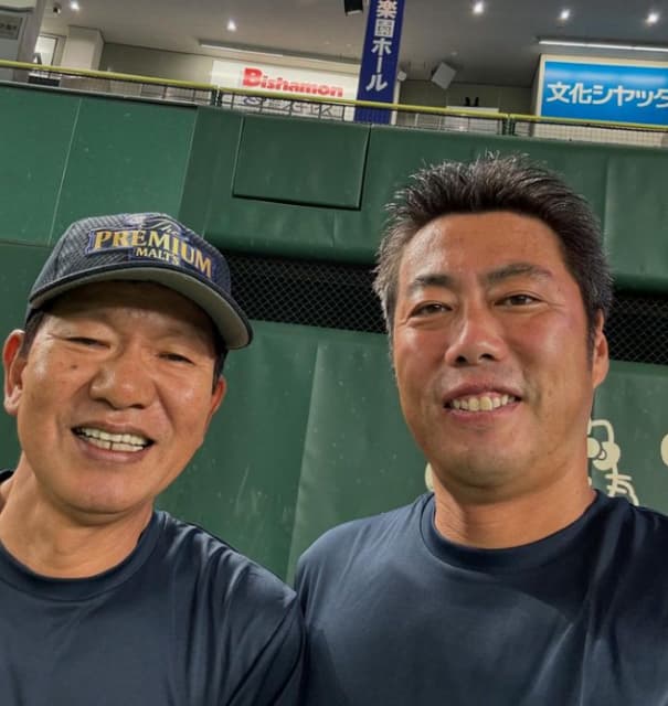 元プロ野球選手 上原浩治 大野豊との2ショットを公開！