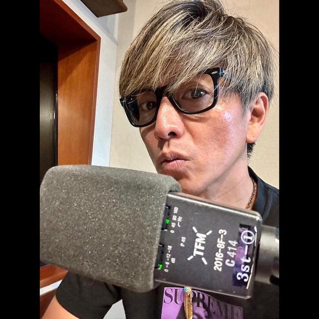 木村拓哉がラジオ収録中ショットを公開⁉︎娘・Kokiもいいね❤️のイケメンショット🌟