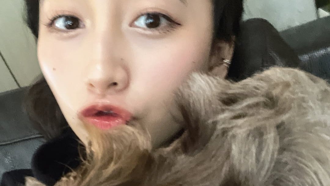 あの芸能一家の長女が“何もしない日”を公開　圧巻の透明感にため息