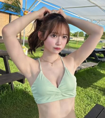 元AKB48・服部有菜の水着ショット公開に、ファン歓喜の声！