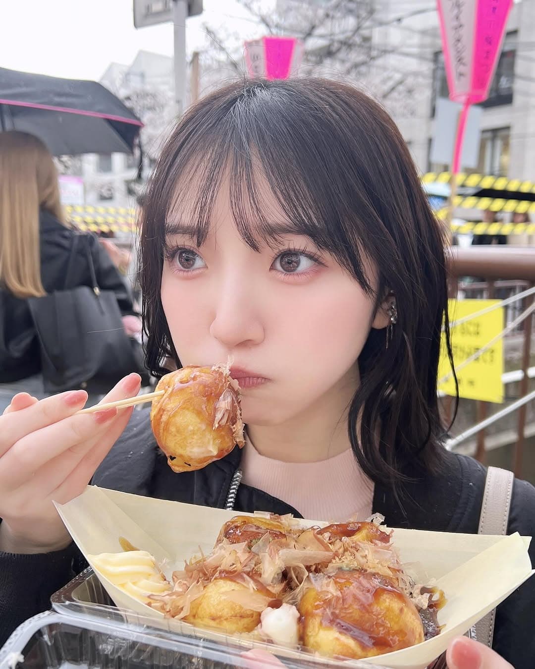 「屋台といえば〇〇と〇〇が絶対食べたい」声優 豊田萌絵、お花見の定番を紹介！