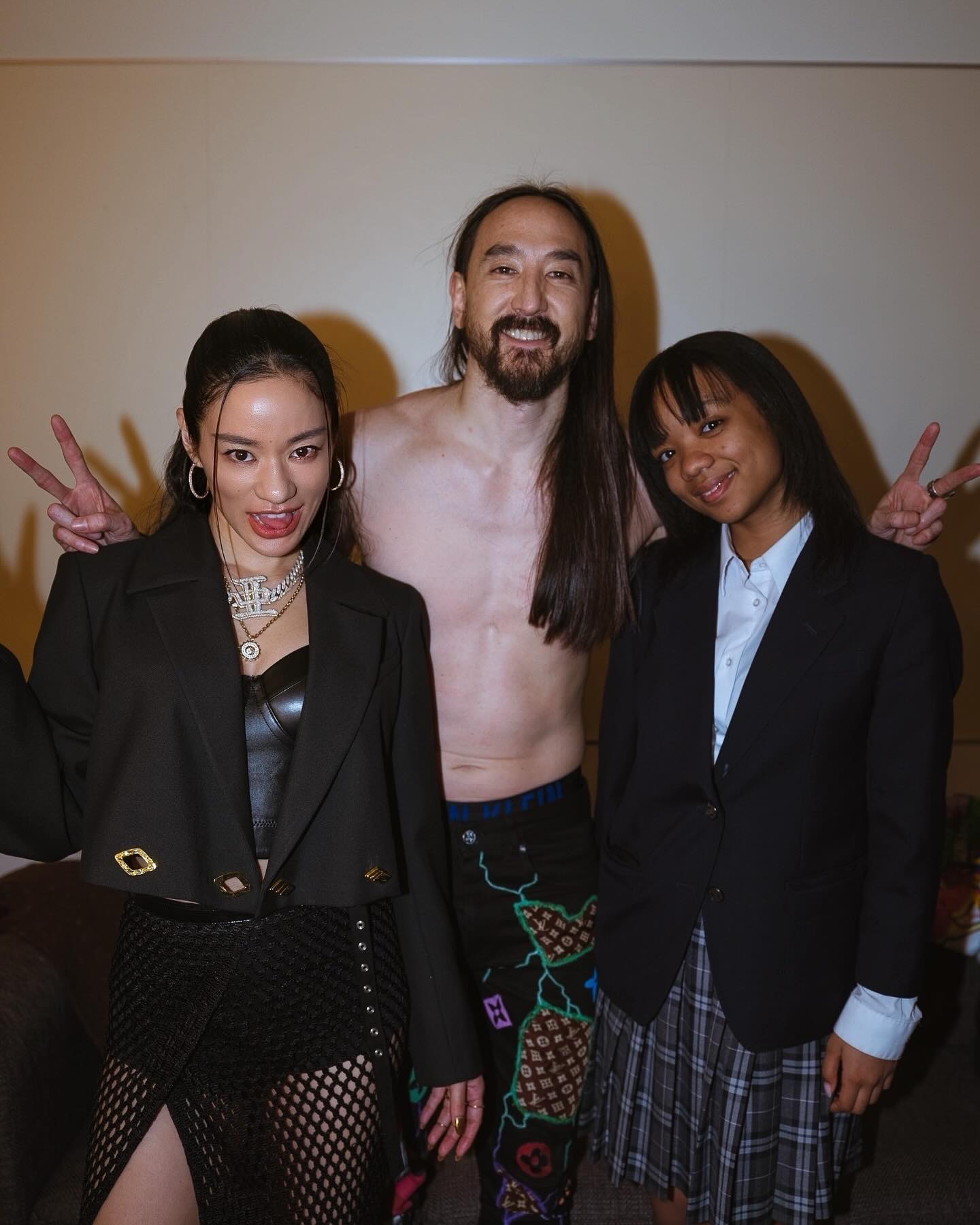 Awichが大人気DJスティーヴ・アオキとコラボ❗️❗️ライブの様子を公開😆