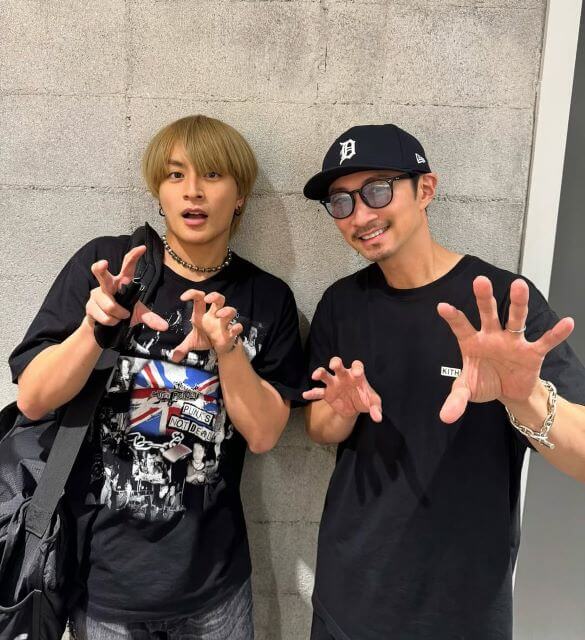 MAKIDAI、久々のスタジオでエネルギー全開ダルマさんポーズも決めて新たな挑戦に期待