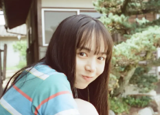 井桁弘恵、写真集『つかのま』オフショット公開！「発売まであと5日！」