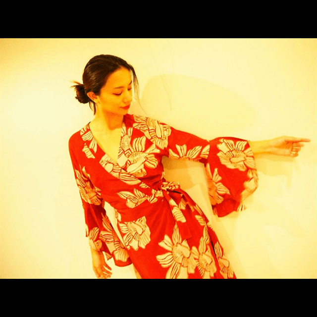 高橋メアリージュンが和・ジャパニーズモダンルックのコーデで魅せる！