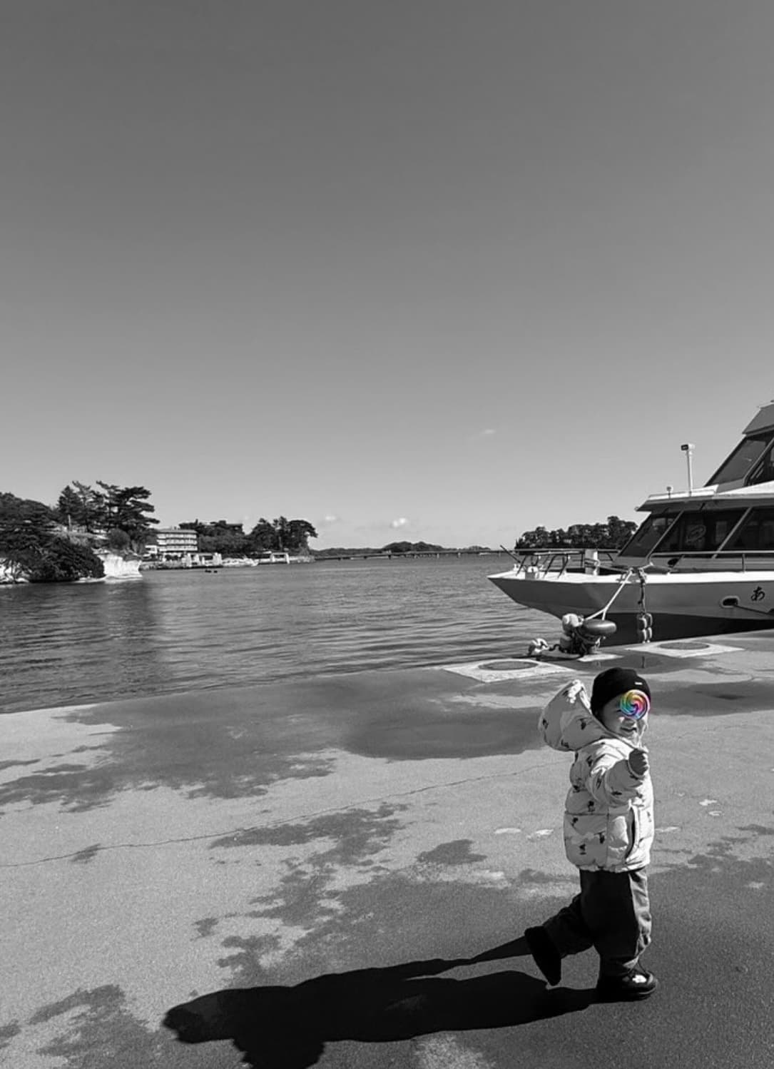 登坂絵莉、息子の可愛すぎる微笑みショットにファンほっこり♡「たくましく育ってほしい」