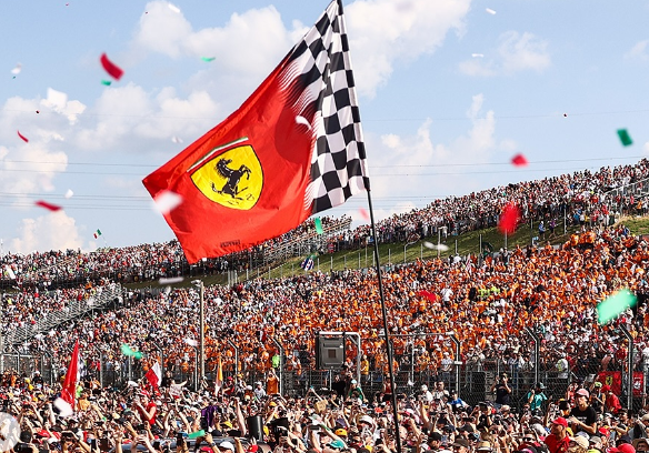 F1「ハンガリーGPはF1の聖地！」熱狂が止まらない“満員のスタンド”に称賛の嵐