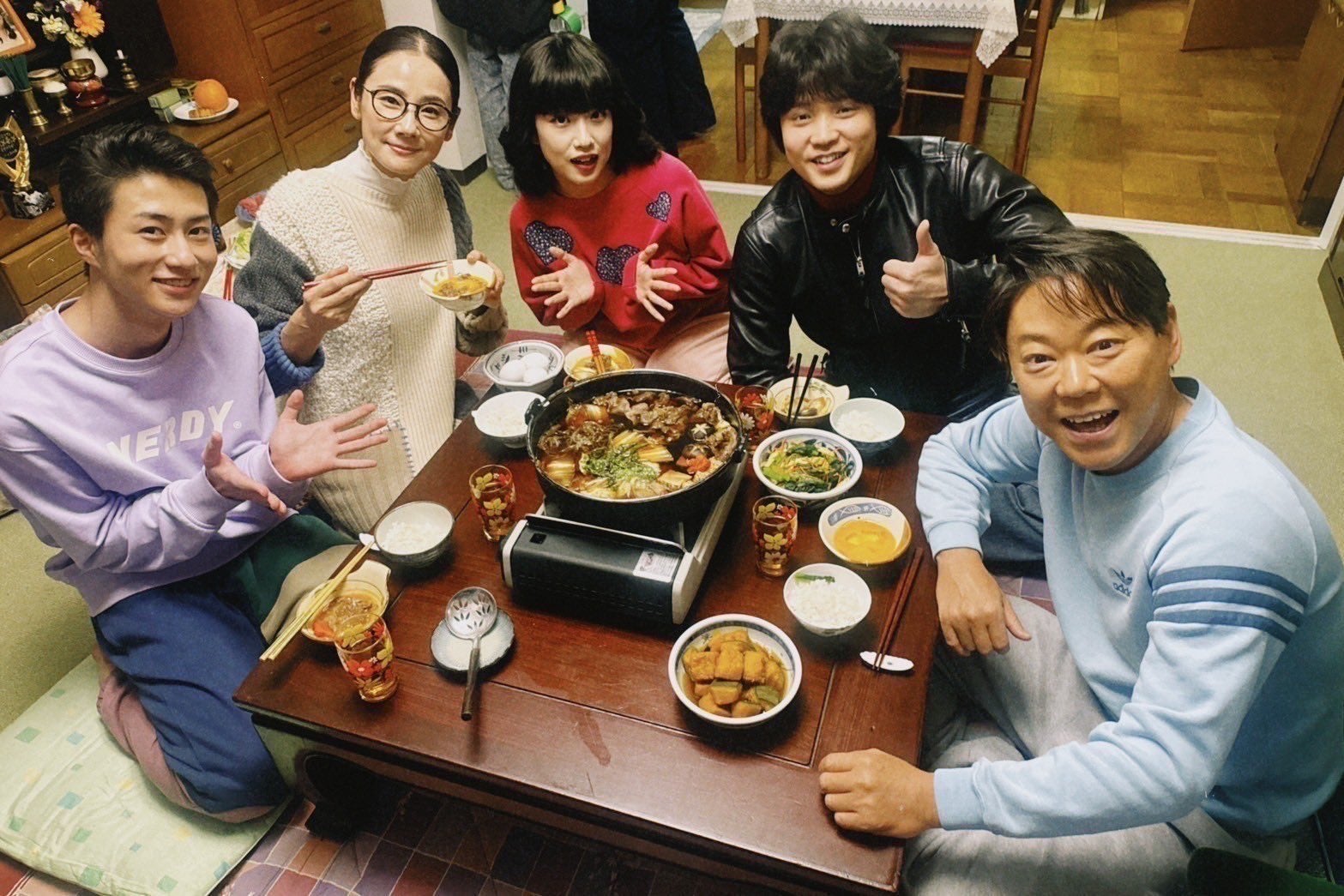 「#飯テロ注意」阿部サダヲ主演ドラマ”ふてほど”オフショットが話題！「お腹がぐうぐうなっちゃうぜっ」