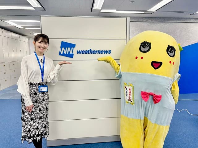 ウェザーニューズでふなっしーが『大人の社会科見学』！人気キャスターが2ショットを公開