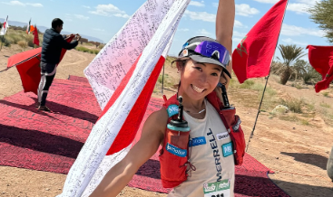 「奇跡のwaka waka！」尾藤朋美、サハラ砂漠マラソンで準優勝＆最終日トップの快挙！