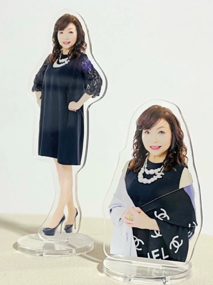 ハイヒール・モモコ、知り合いに作ってもらったアクスタを公開！！